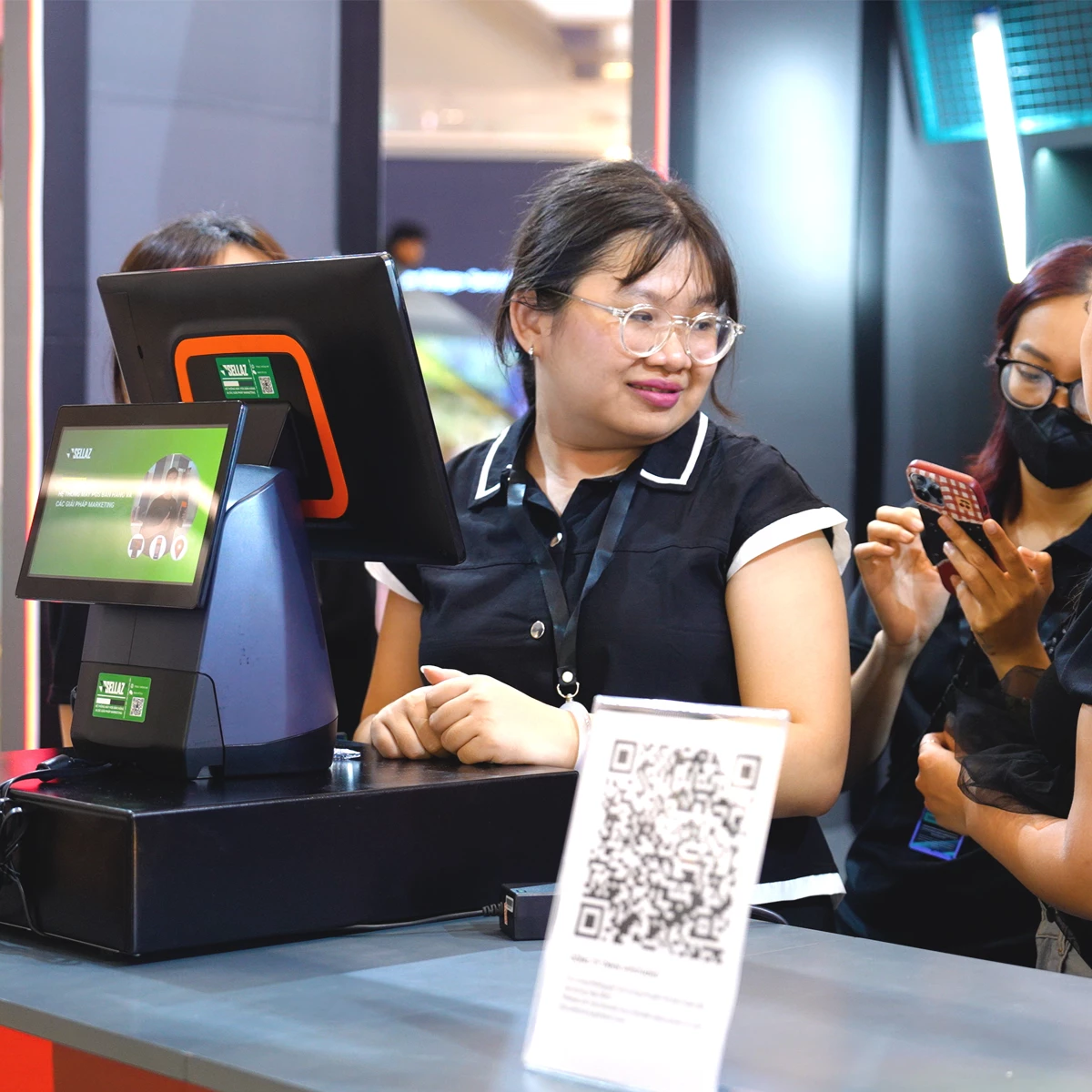 Nhân viên vận hành hệ thống POS tại VCT Pacific 2026