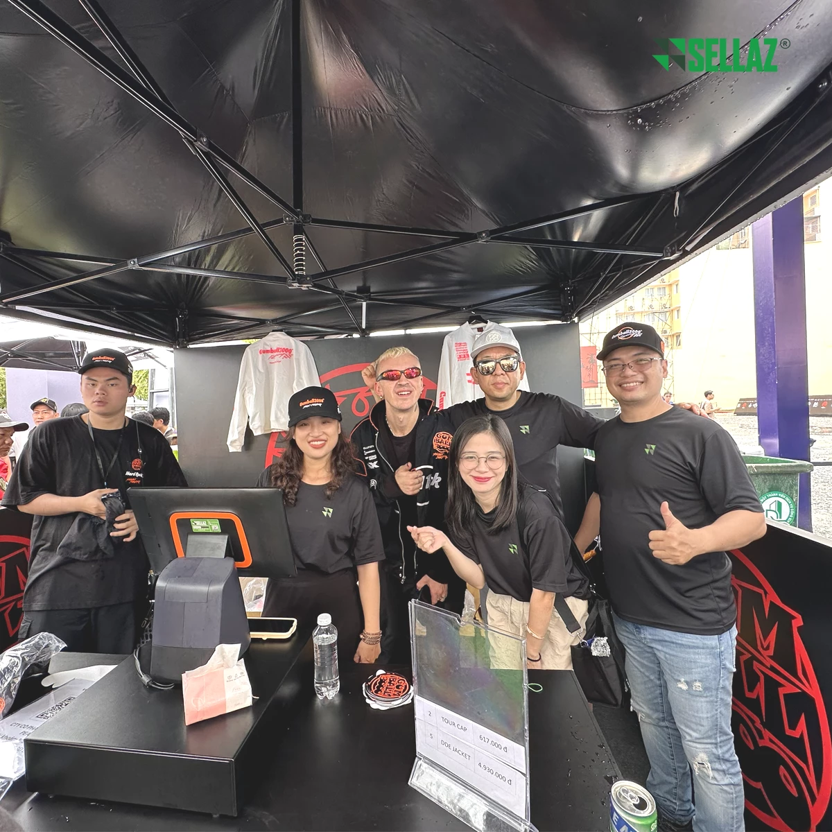 Đội ngũ Sellaz triển khai hệ thống POS tại sự kiện Gumball 3000